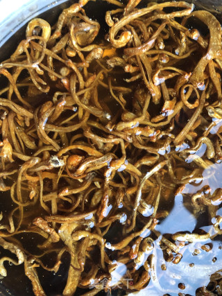 虫草花鸡肉汤的做法步骤：2
