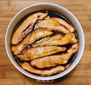 酱香鸭胸肉沙拉的做法步骤：2
