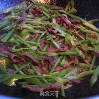 青椒炒牛肉的做法步骤：9