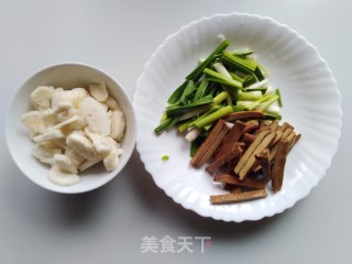 青蒜香干炒荸荠的做法步骤：3