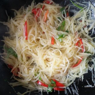 红椒炒土豆丝的做法步骤：4