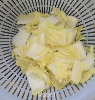 酸辣白菜的做法步骤：1