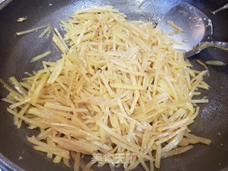韭菜炒土豆丝的做法步骤：7