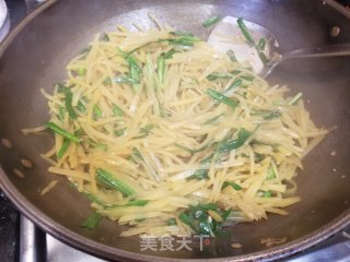 韭菜炒土豆丝的做法步骤：9