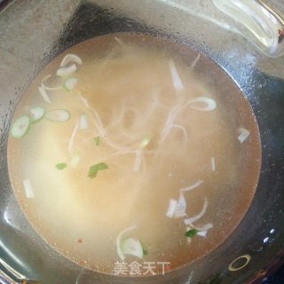 香菇粉丝鸡蛋汤的做法步骤：5