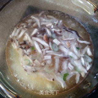 香菇粉丝鸡蛋汤的做法步骤：6