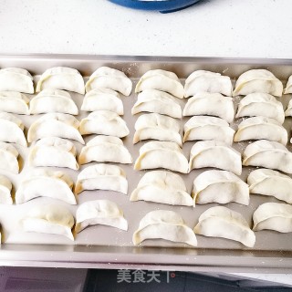 鸡蛋抱饺的做法步骤：1