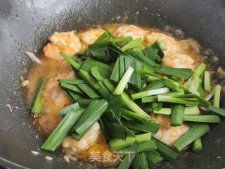 韭菜炒虾仁的做法步骤：6