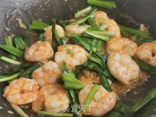 韭菜炒虾仁的做法步骤：7
