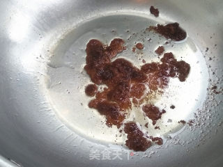 红烧鸡翅根的做法步骤：2