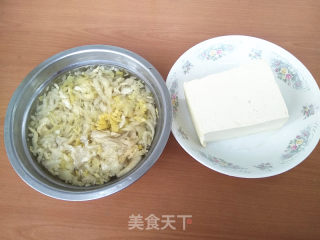 酸菜白豆腐的做法步骤：1