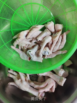 醋泡凤爪的做法步骤：1