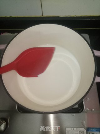 草莓牛奶糕的做法步骤：2