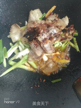 四川     蒜苗回锅肉的做法步骤：8