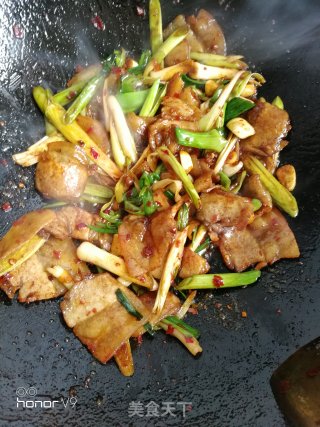 四川     蒜苗回锅肉的做法步骤：9