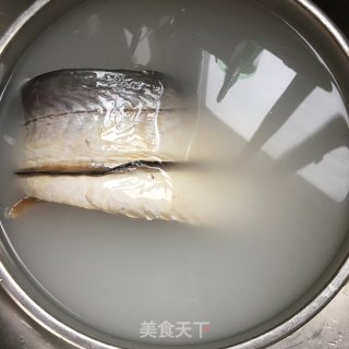 蒸鳗鱼的做法步骤：1