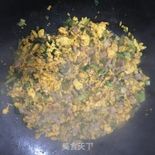 香葱柴鸡蛋肉末炒饭的做法步骤：6