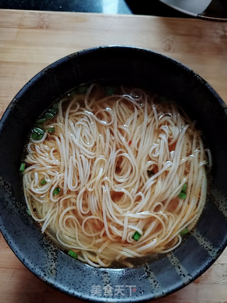 酸辣汤米粉的做法步骤：5