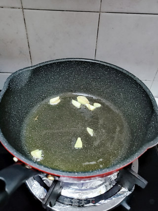 番茄烧蛋皮的做法步骤：5