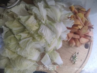 胡萝卜白菜炖牛肉的做法步骤：3