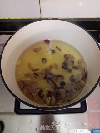 红糖姜枣茶的做法步骤：2