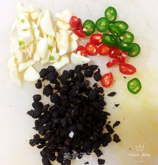 豉香腊肉蒸腐竹的做法步骤：6