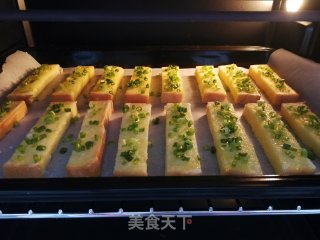 葱香吐司条的做法步骤：6