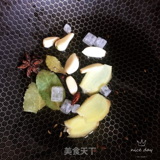 番茄油豆腐炖牛腩的做法步骤：5