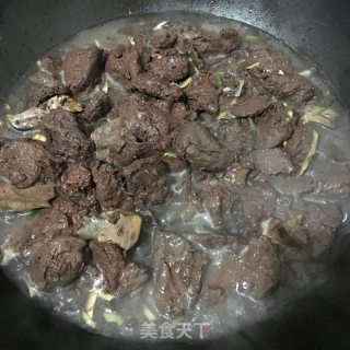姜丝烧鸭血的做法步骤：4