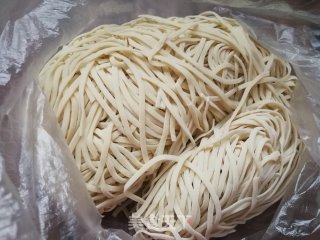 西红柿鸡蛋豆角过水捞面的做法步骤：1