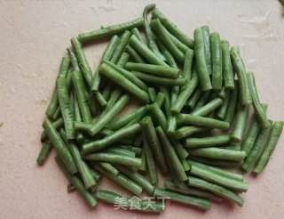 西红柿鸡蛋豆角过水捞面的做法步骤：2