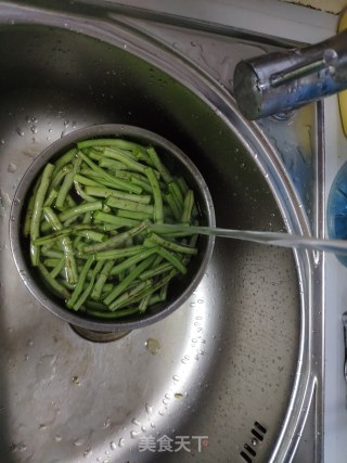 干煸芸豆的做法步骤：1