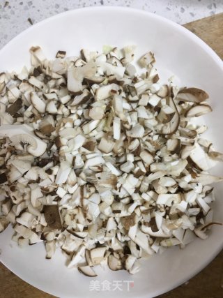 白菜鸡肉包的做法步骤：2