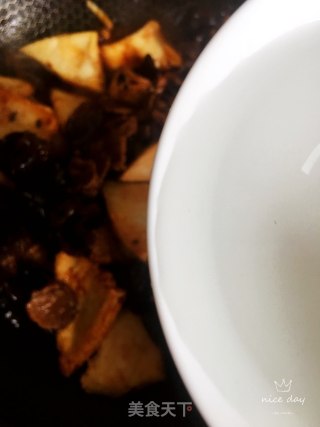 猪肉木耳烧豆腐的做法步骤：14