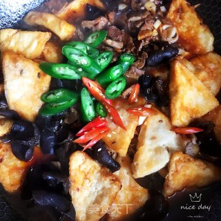 猪肉木耳烧豆腐的做法步骤：15