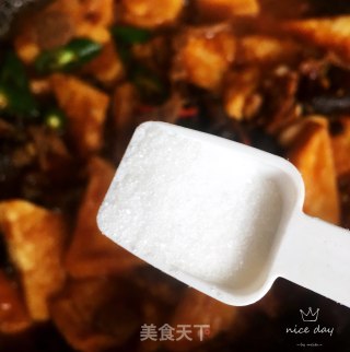 猪肉木耳烧豆腐的做法步骤：16