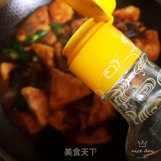猪肉木耳烧豆腐的做法步骤：17