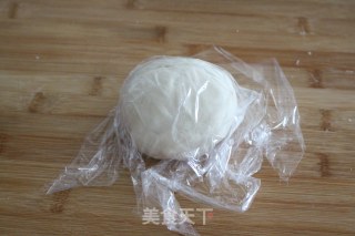 鲜虾韭菜水饺的做法步骤：2
