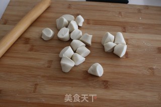 鲜虾韭菜水饺的做法步骤：7