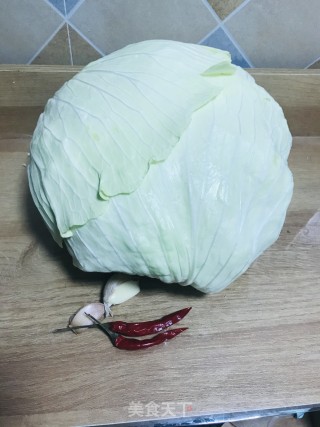手撕包菜的做法步骤：1