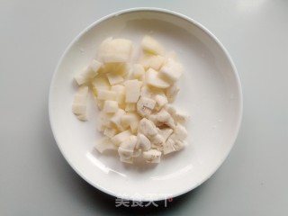 生梨荸荠白果汤的做法步骤：3