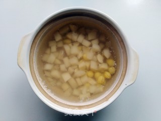 生梨荸荠白果汤的做法步骤：6