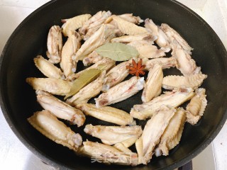 干煸鸡翅中的做法步骤：5