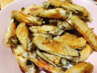 干煸鸡翅中的做法步骤：7