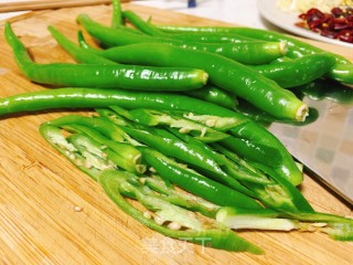 干煸鸡翅中的做法步骤：8