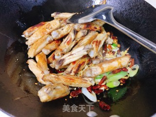 干煸鸡翅中的做法步骤：12
