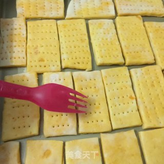 咸蛋黄饼干的做法步骤：15