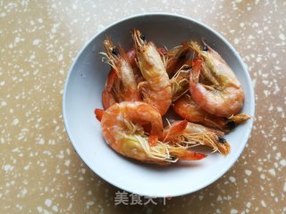 萝卜丝大虾面的做法步骤：1