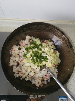 什锦炒饭的做法步骤：5