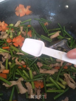 蒜苔炒肉的做法步骤：10